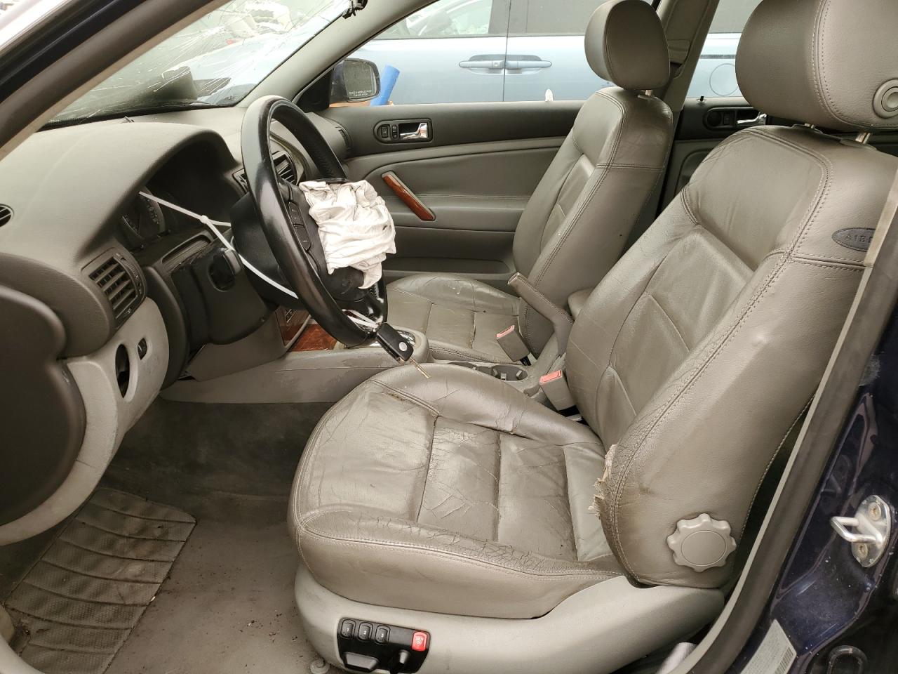 2002 Volkswagen Passat Glx 4Motion VIN: WVWYH63B72E210144 Lot: 54756875