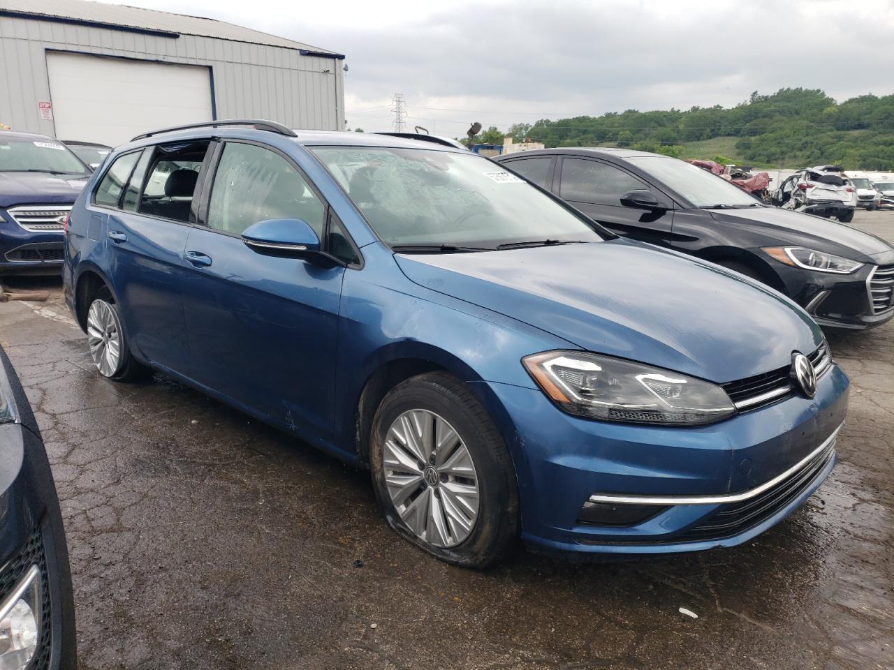 3VWY57AU2KM501645 2019 Volkswagen Golf Sportwagen S