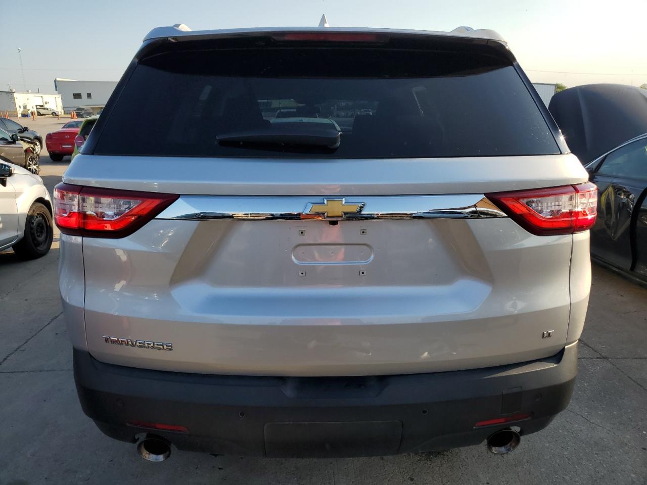 VIN 1GNERGKW6JJ178942 2018 CHEVROLET TRAVERSE no.6