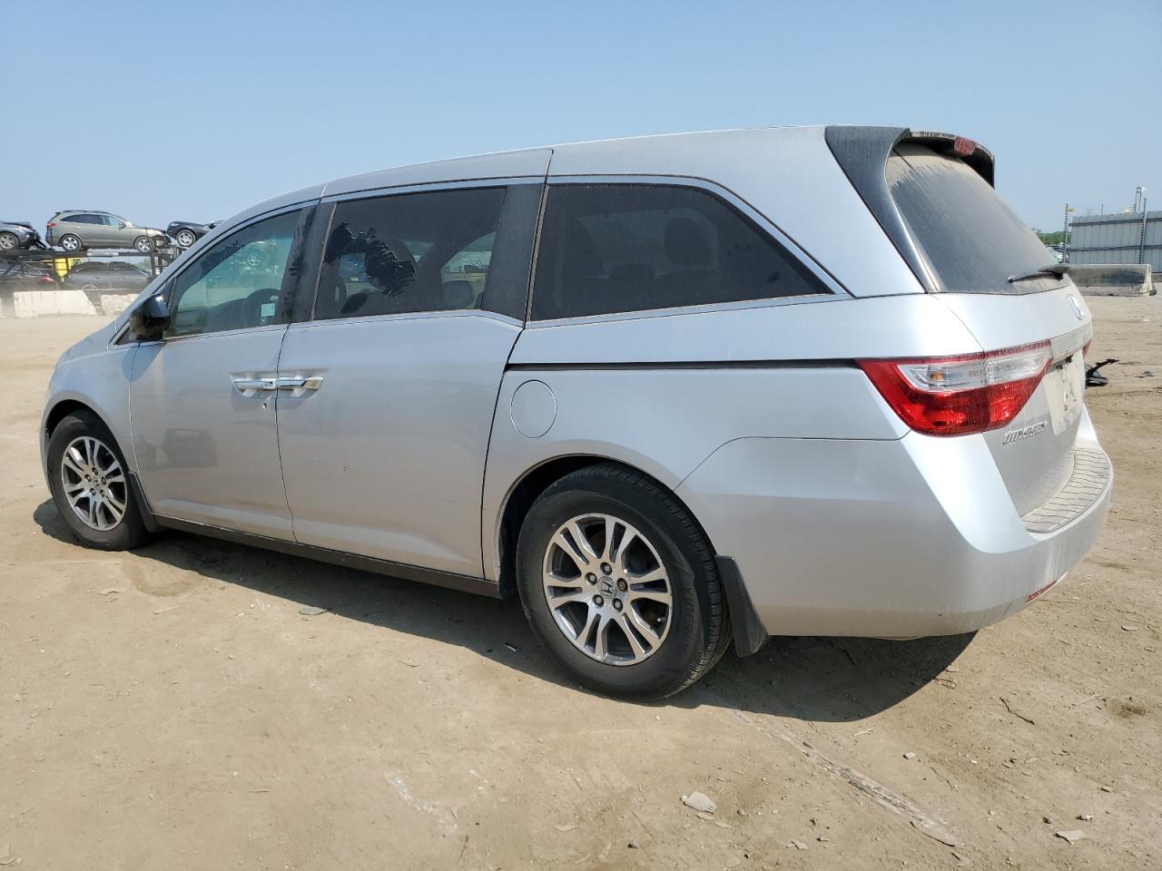 2012 Honda Odyssey - Image 2
