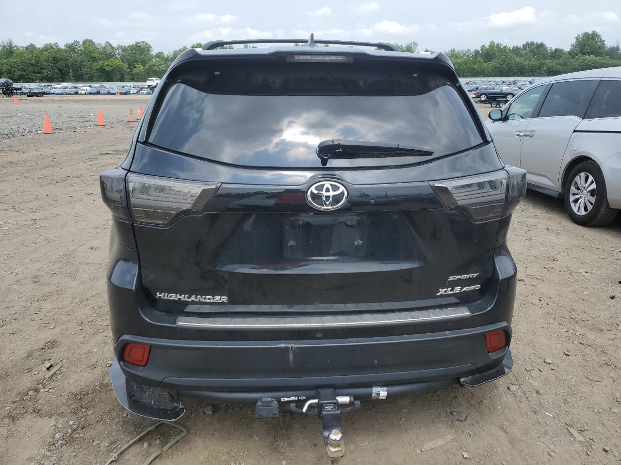 5TDJKRFH5FS202662 2015 Toyota Highlander Xle