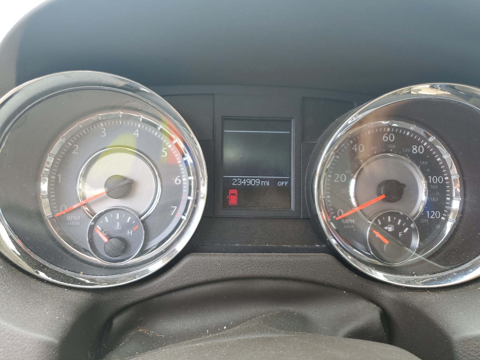 2A4RR8DG4BR775276 2011 Chrysler Town & Country Touring L