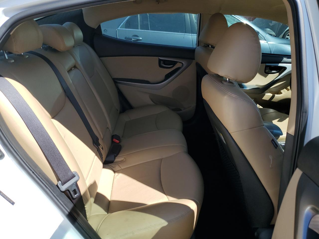 2013 Hyundai Elantra - Image 10