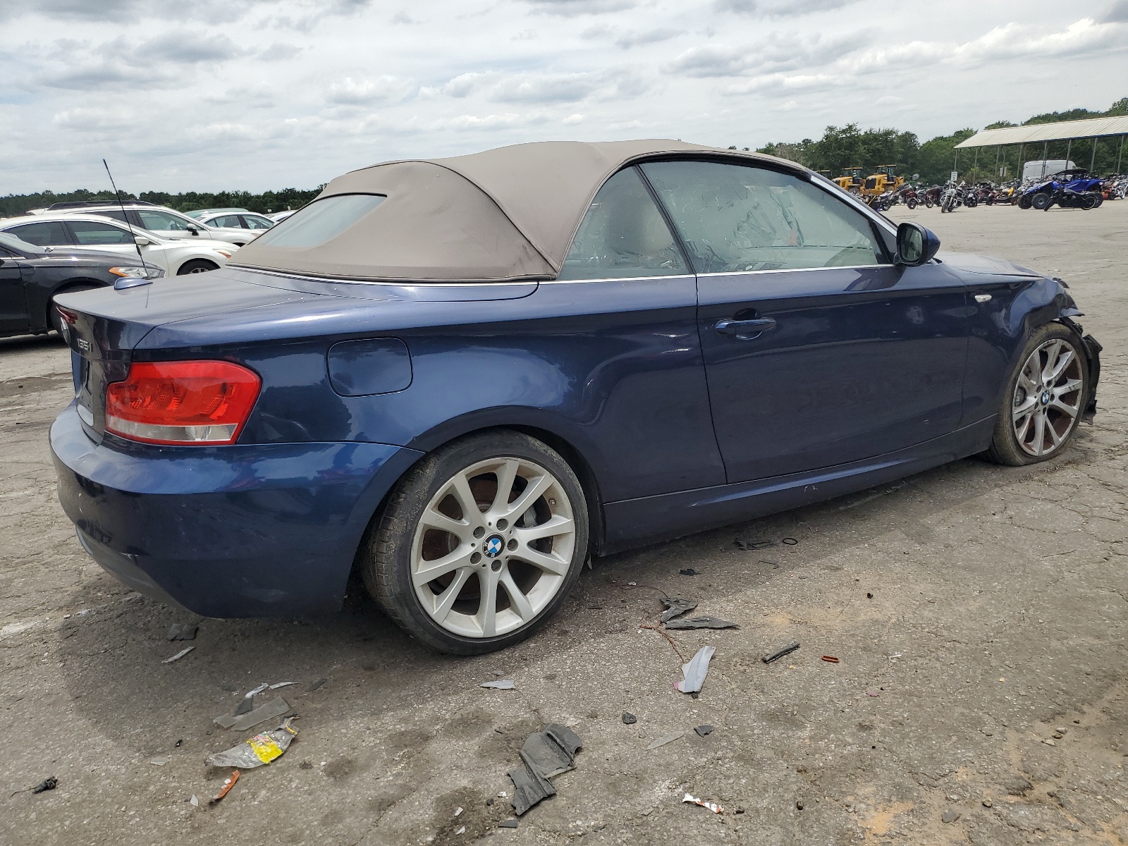 2013 BMW 135 I vin: WBAUN7C56DVM27076