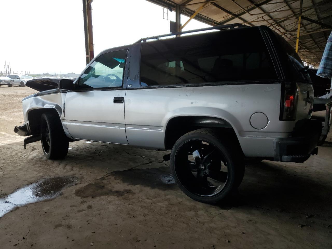 1998 Chevrolet Tahoe C1500 VIN: 3GNEC18R3WG122904 Lot: 57752554