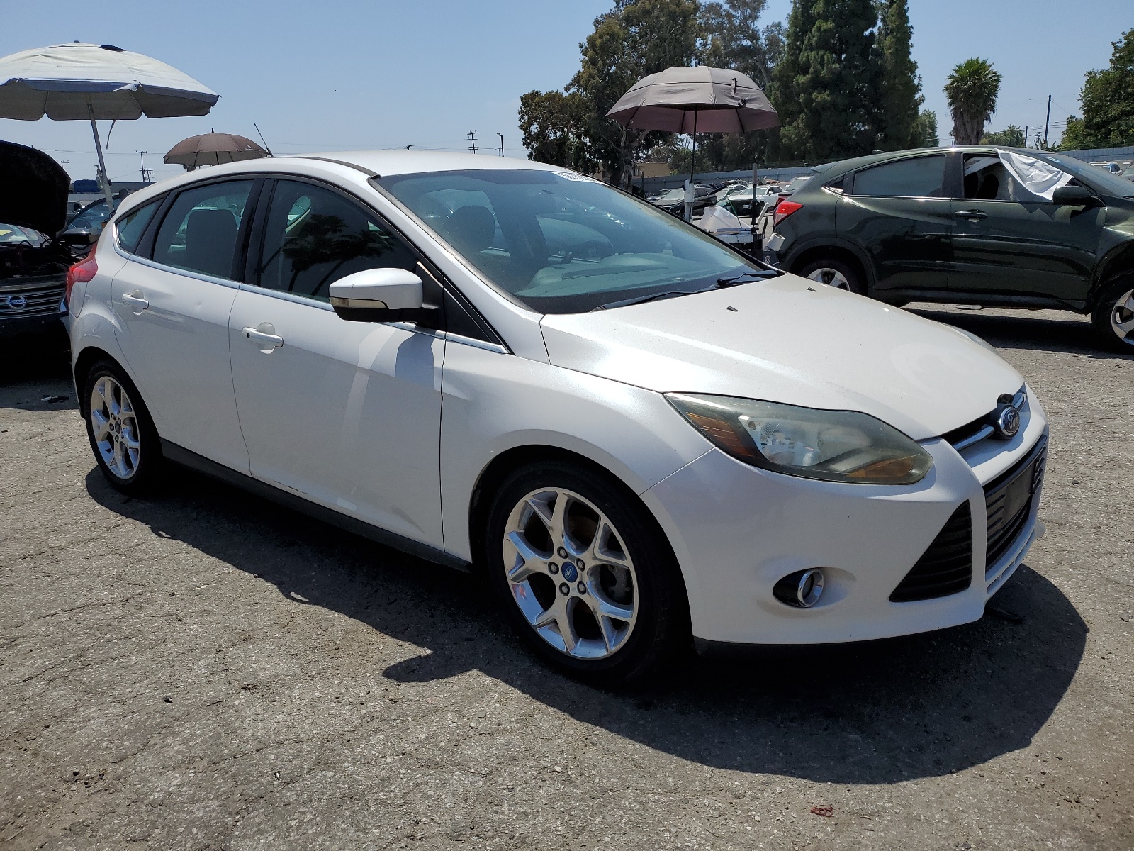 2013 Ford Focus Titanium vin: 1FADP3N26DL145336