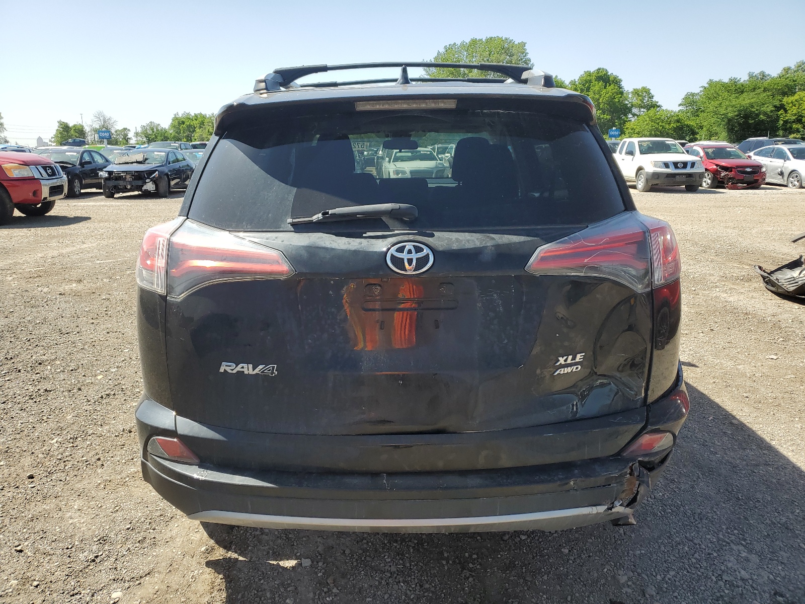 2T3RFREV8HW600223 2017 Toyota Rav4 Xle