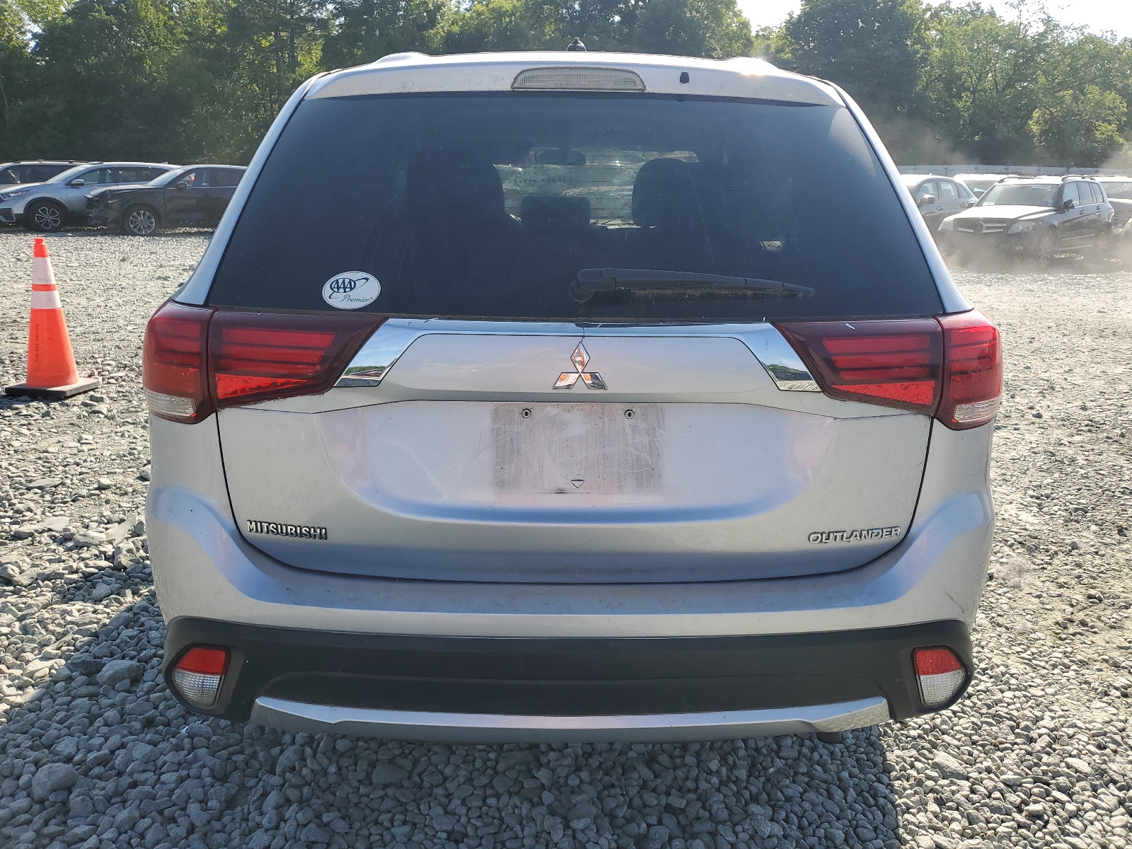 JA4AD2A32GZ008100 2016 Mitsubishi Outlander Es