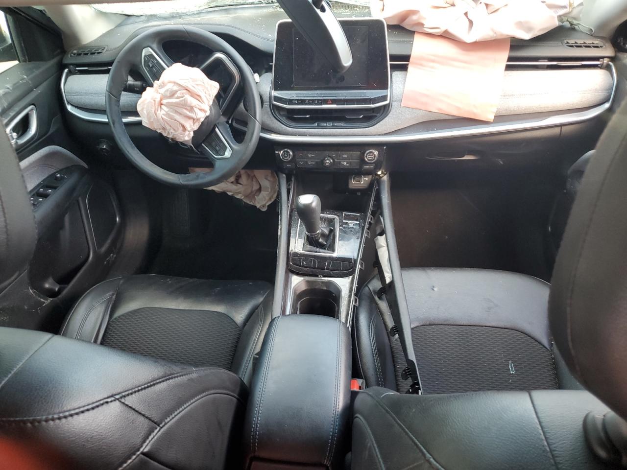 2022 Jeep Compass Latitude VIN: 3C4NJCBB4NT137214 Lot: 60678114