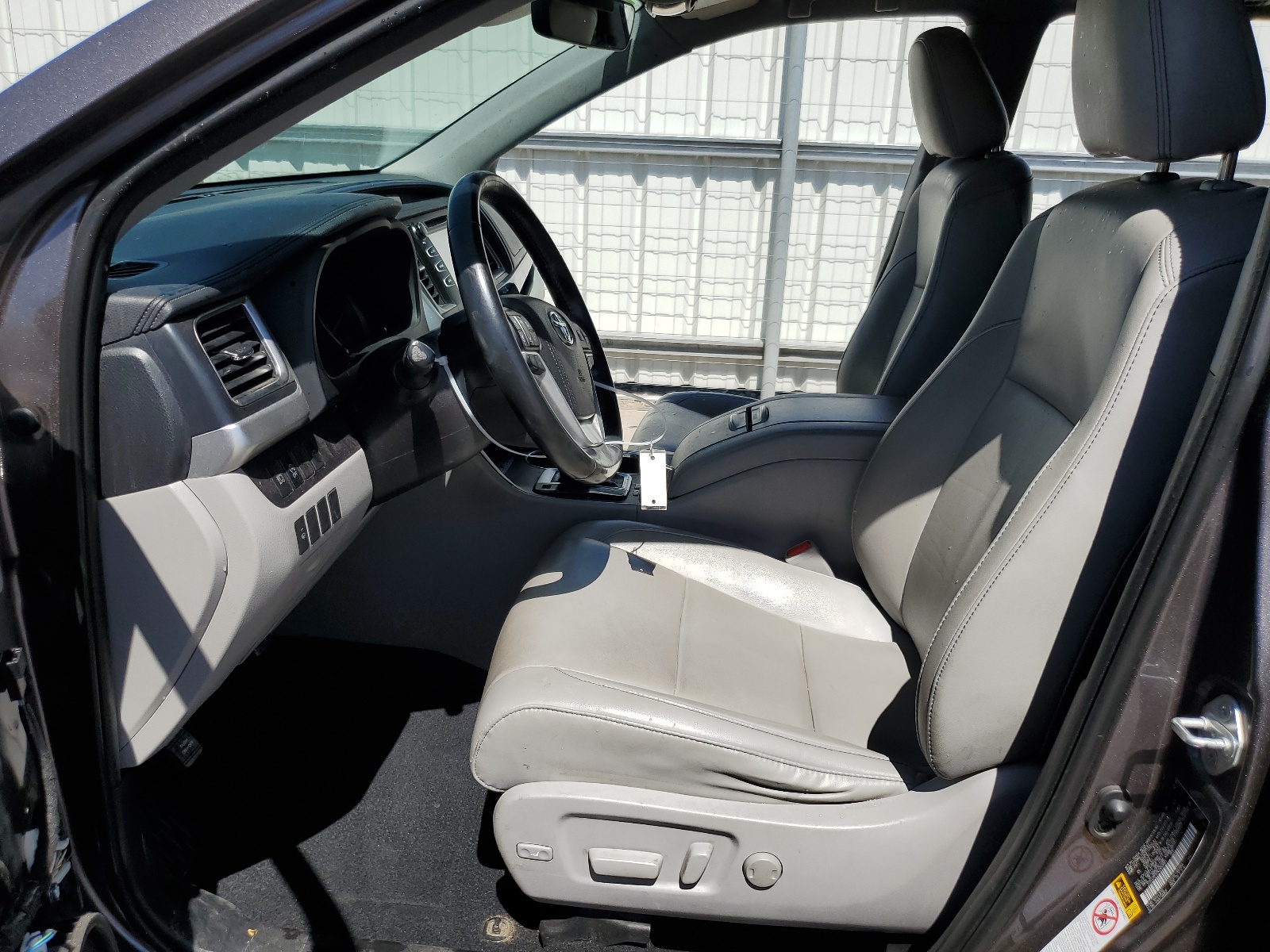 5TDJZRFH7KS950951 2019 Toyota Highlander Se