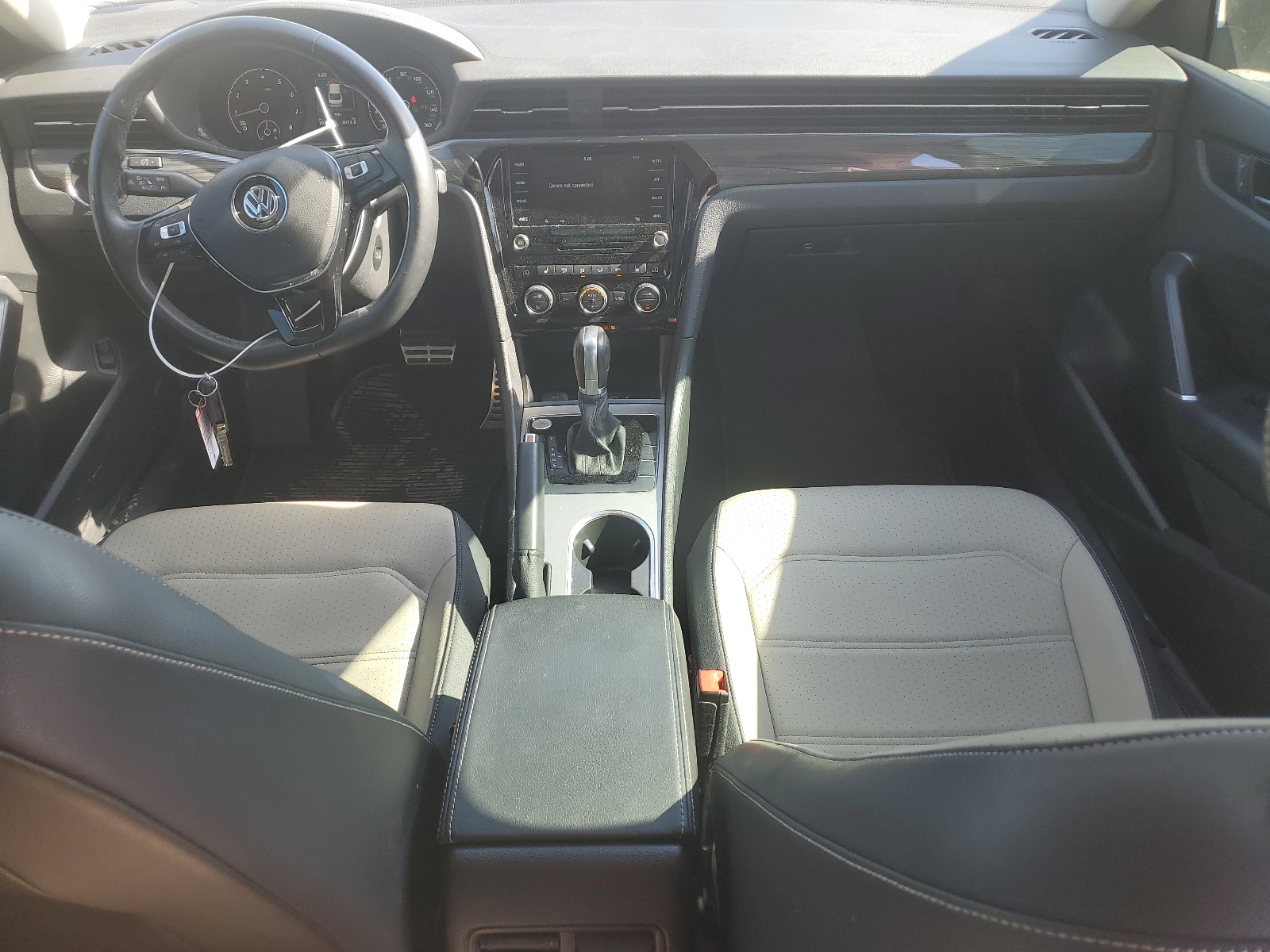 1VWMA7A37LC019256 2020 Volkswagen Passat R-Line