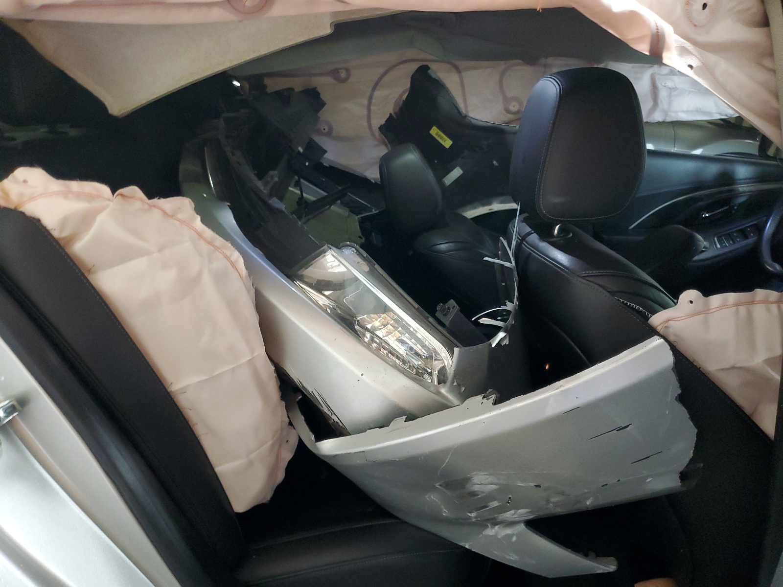 1G4GB5G39FF282808 2015 Buick Lacrosse