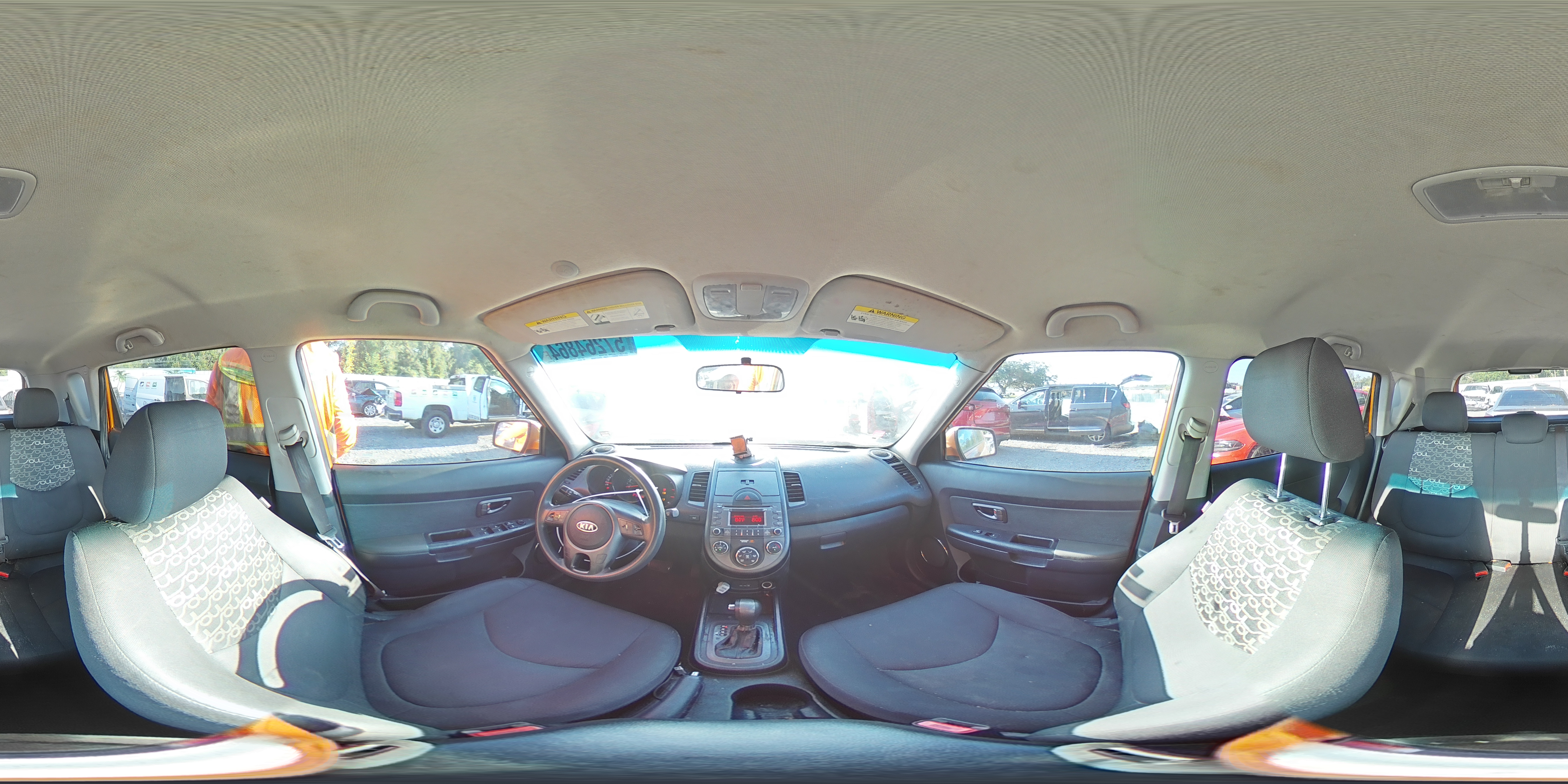 2011 Kia Soul + VIN: KNDJT2A22B7275919 Lot: 57264864