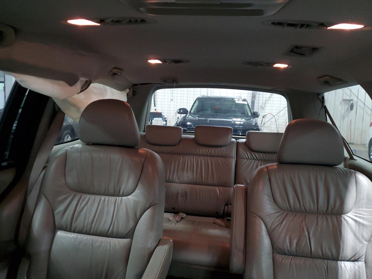 2007 Honda Odyssey - Image 10