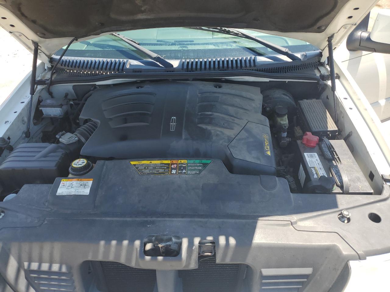 2004 Lincoln Aviator - Image 14