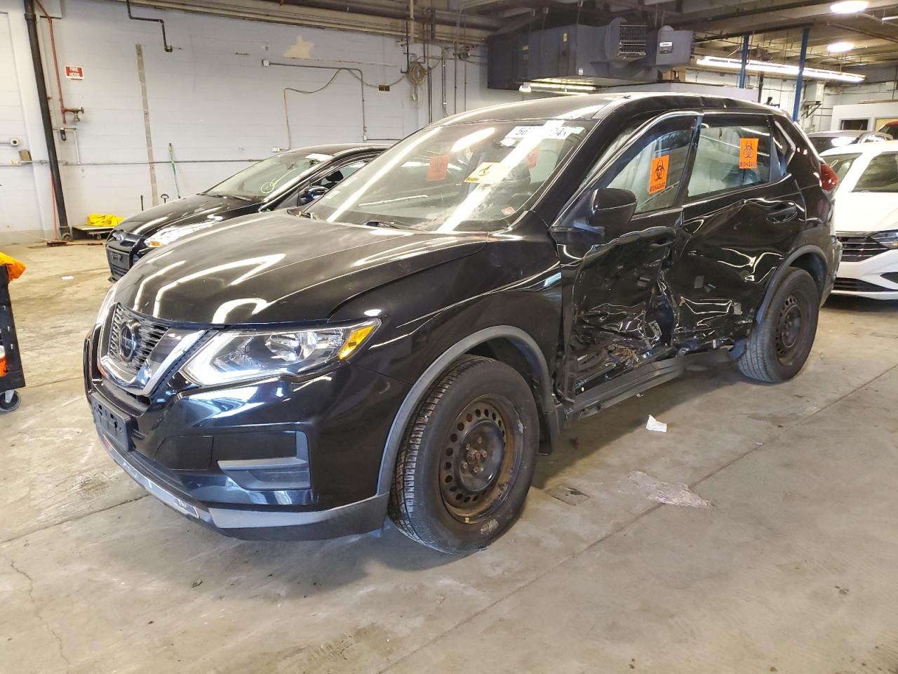 KNMAT2MV9JP575185 NISSAN ROGUE 2018
