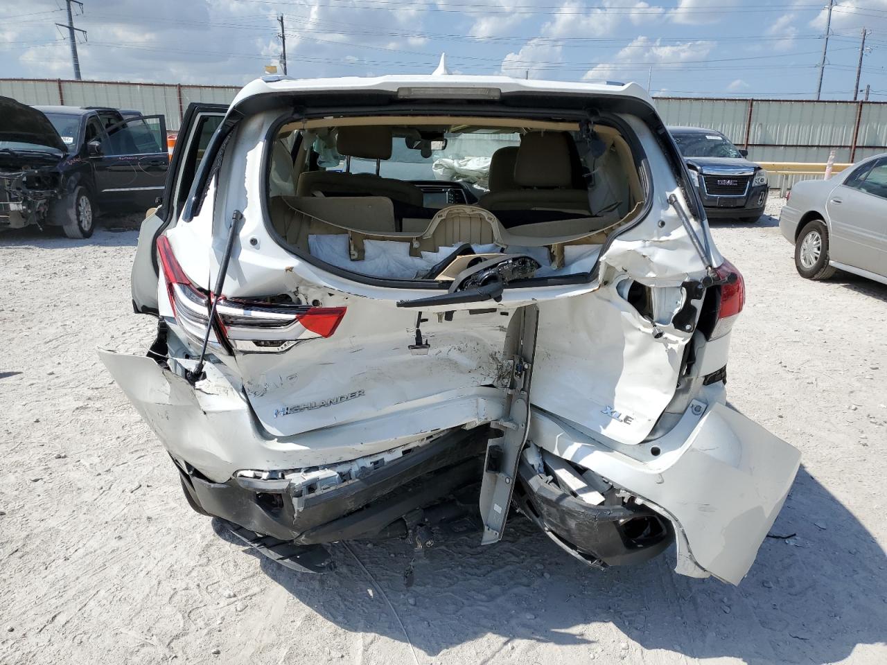 5TDKZRFH8KS357510 2019 Toyota Highlander Se