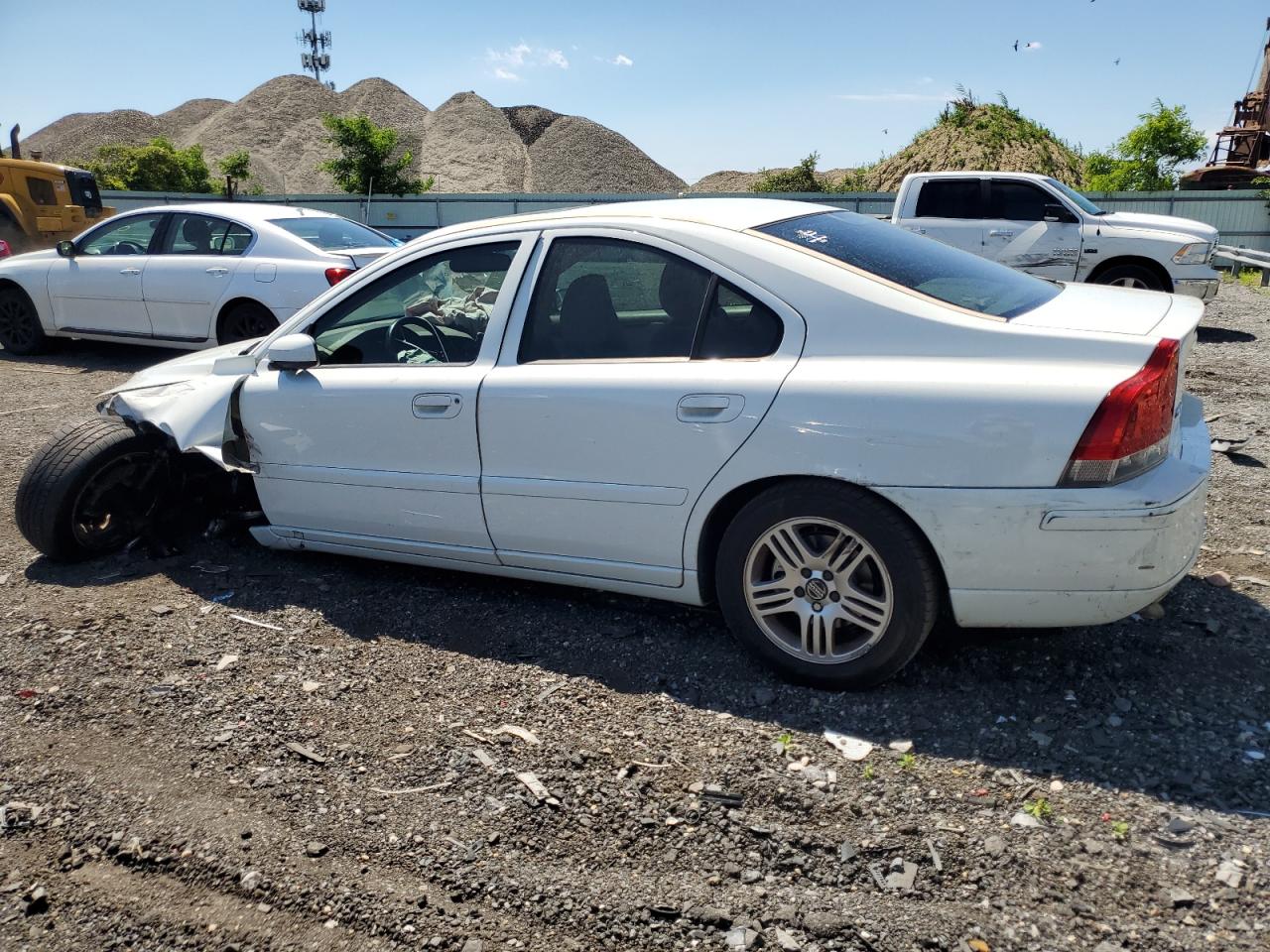 2005 Volvo S60 2.5T VIN: YV1RH592452435353 Lot: 59579394