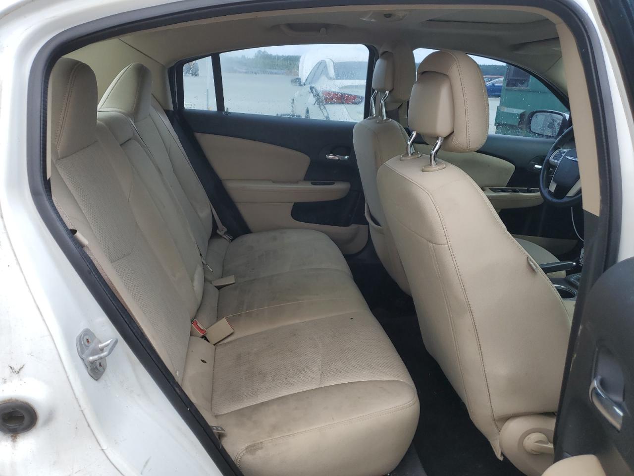 2012 Chrysler 200 - Image 10