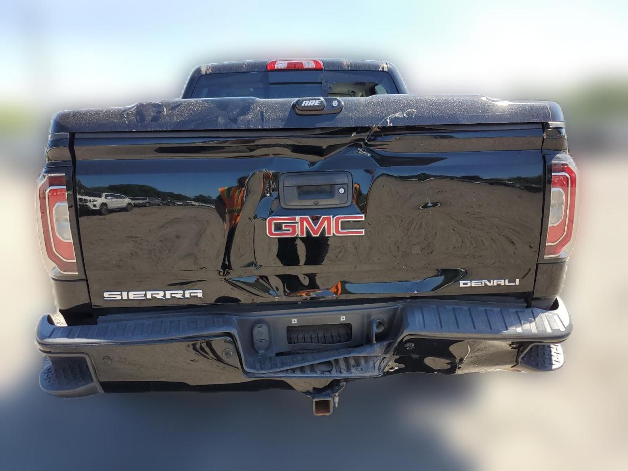 2018 GMC Sierra K1500 Denali VIN: 3GTU2PEJ3JG268463 Lot: 63414503