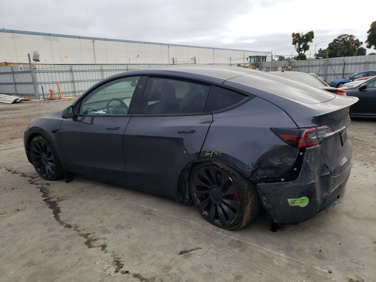 7SAYGDEF2PF854313 2023 TESLA MODEL Y - Image 2