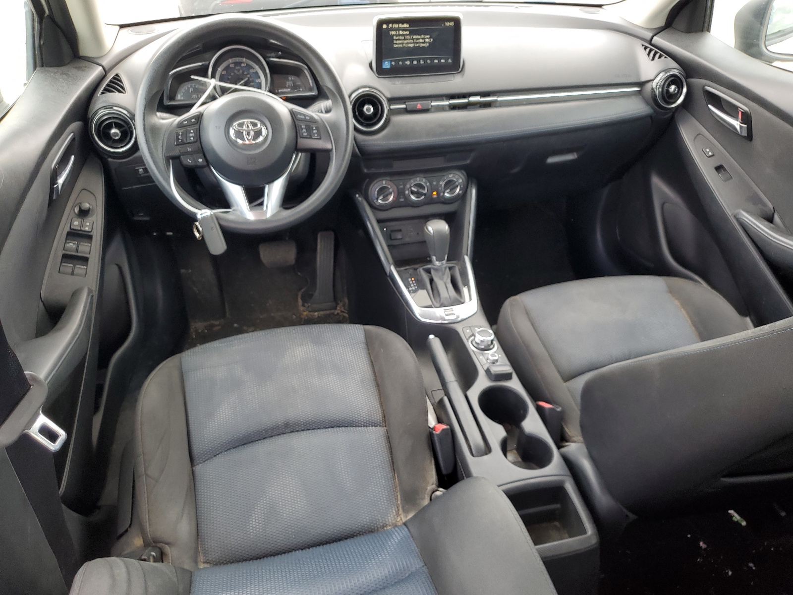 3MYDLBYV1HY181312 2017 Toyota Yaris Ia