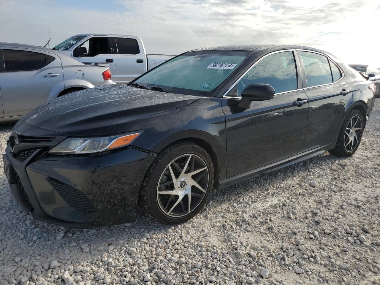 4T1B11HK6JU501451 2018 TOYOTA CAMRY - Image 1