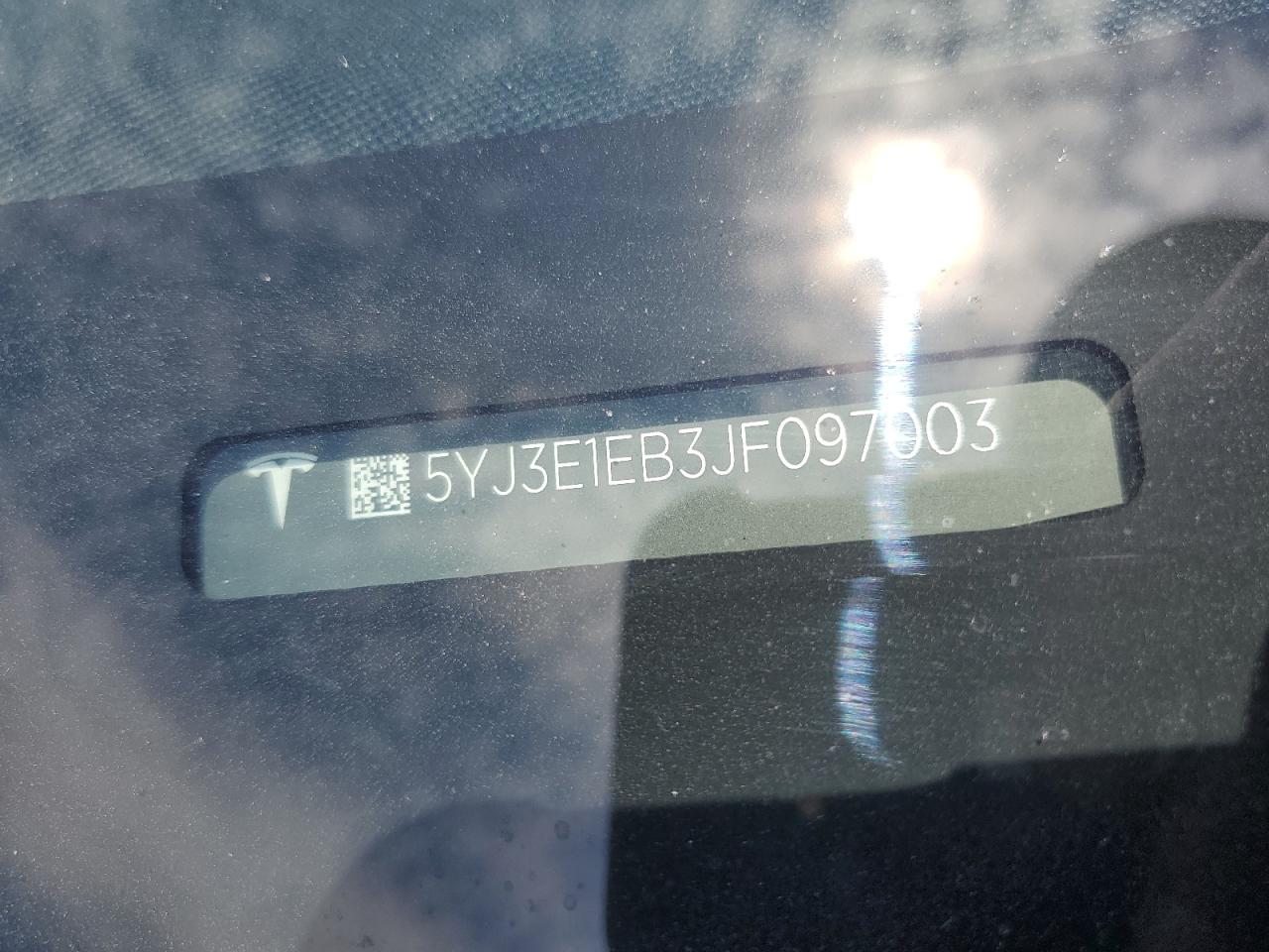 5YJ3E1EB3JF097003 2018 Tesla Model 3