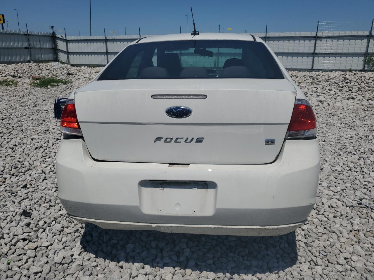 1FAHP3FN5BW197093 2011 Ford Focus Se