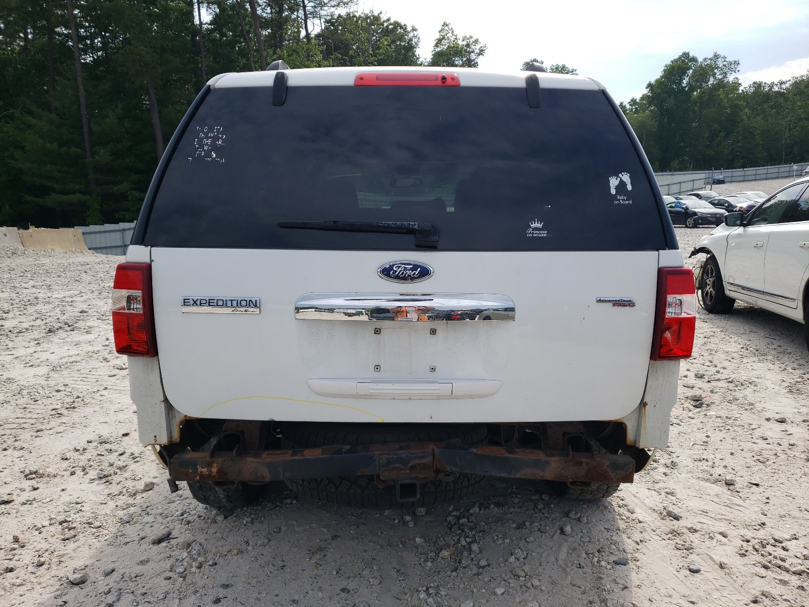 1FMFU18597LA97675 2007 Ford Expedition Eddie Bauer