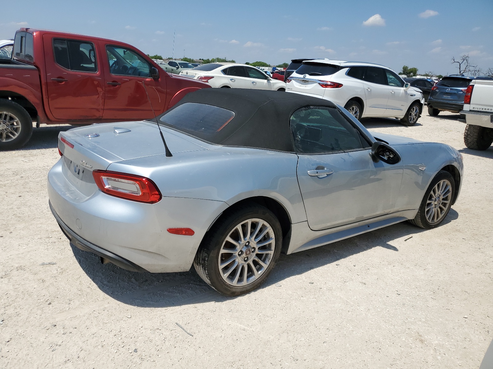 2020 Fiat 124 Spider Classica vin: JC1NFAEK1L0144582