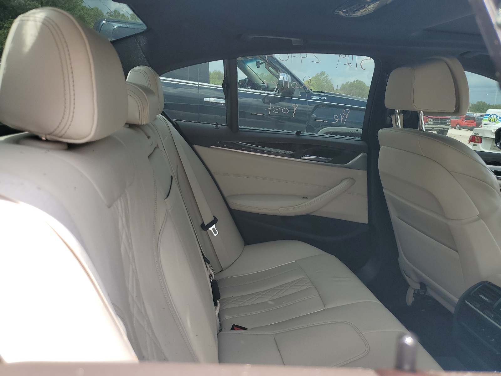 WBAJA9C5XJB033930 2018 BMW 530E