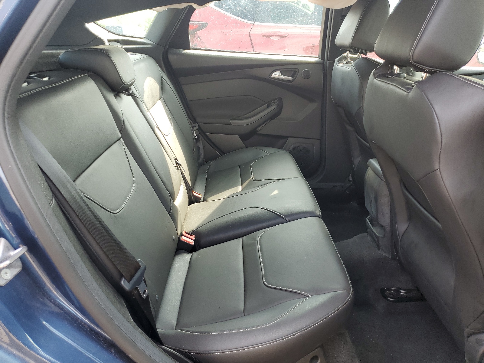 1FADP3L95JL243933 2018 Ford Focus St