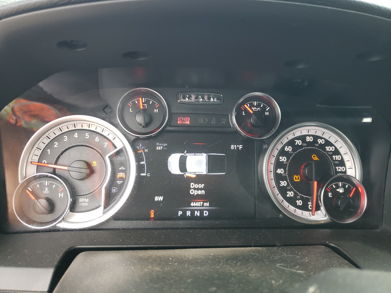 1C6RR7MT2JS250444 2018 Ram 1500 Sport