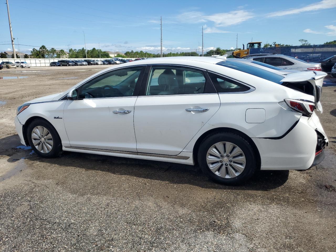 2016 Hyundai Sonata Hybrid VIN: KMHE24L17GA013677 Lot: 58934914