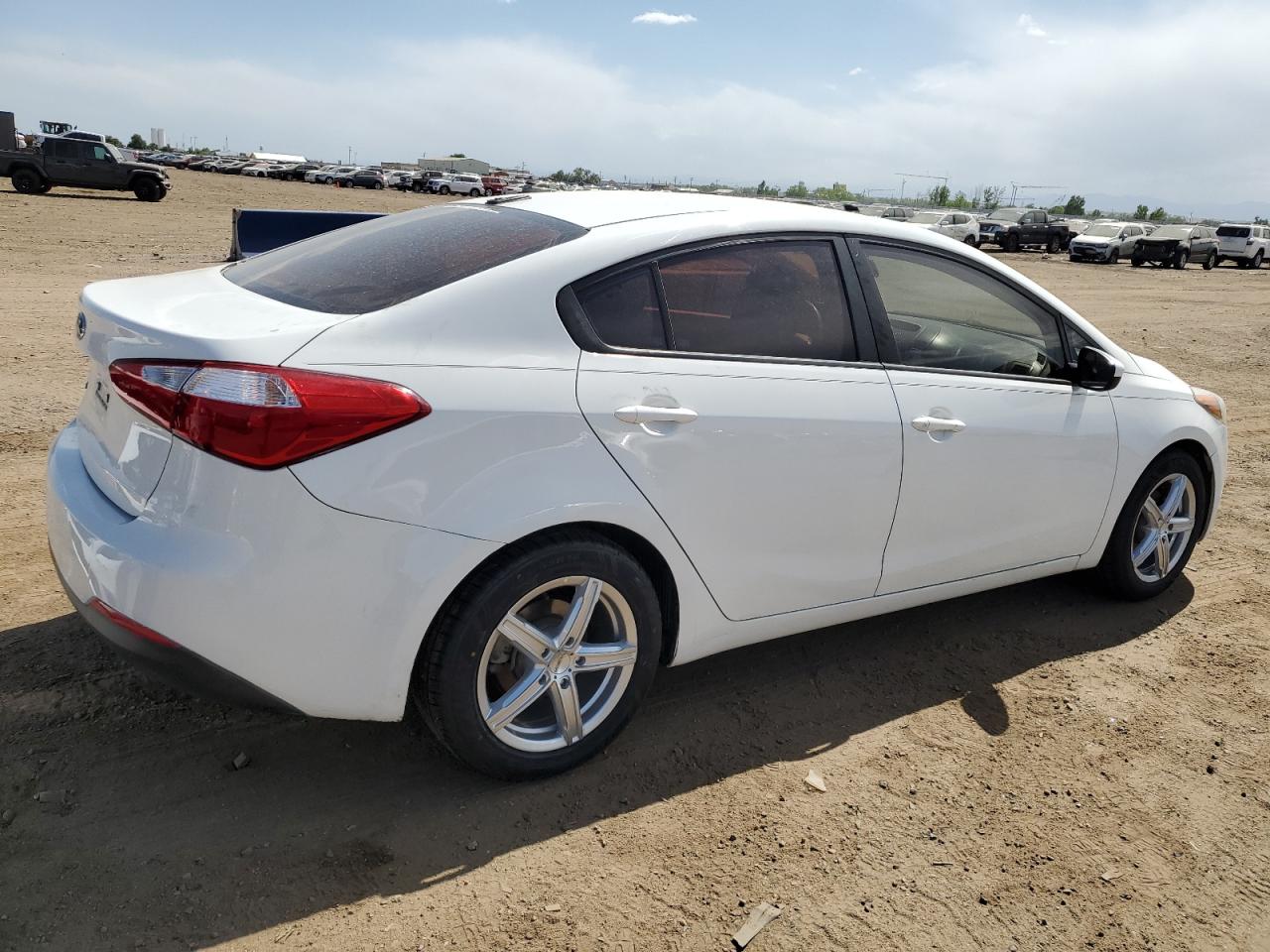 VIN KNAFK4A67G5593364 2016 KIA FORTE no.3