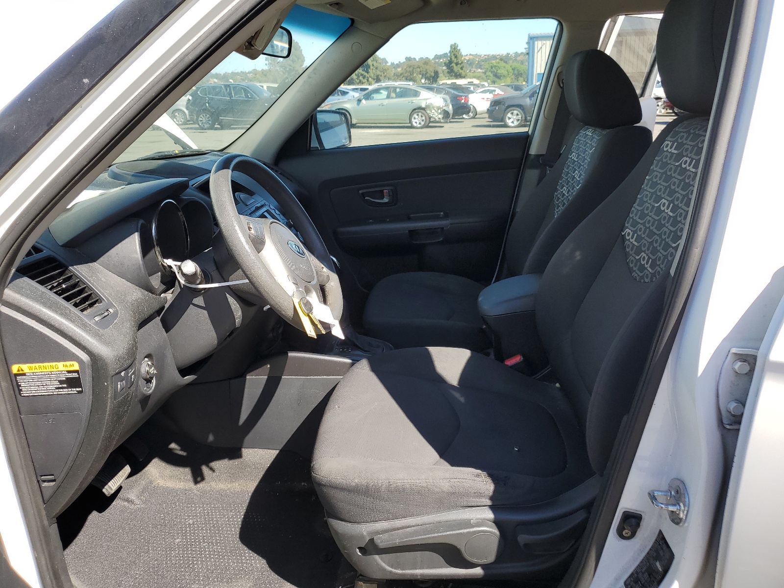 KNDJT2A2XB7704370 2011 Kia Soul +