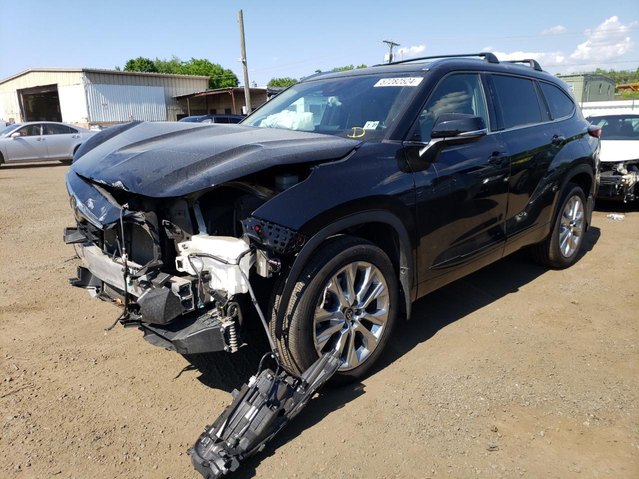 5TDDZRBH7NS226975 2022 TOYOTA HIGHLANDER - Image 1