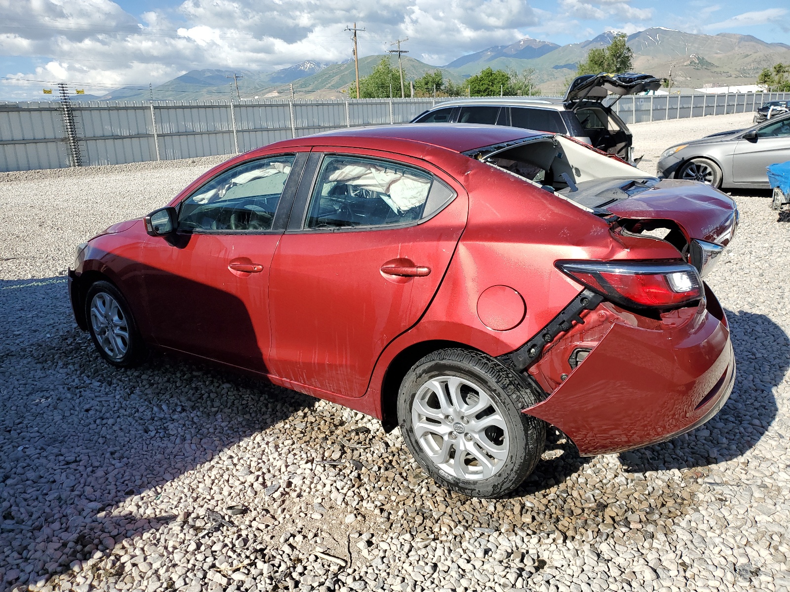 2018 Toyota Yaris Ia vin: 3MYDLBYV5JY326678