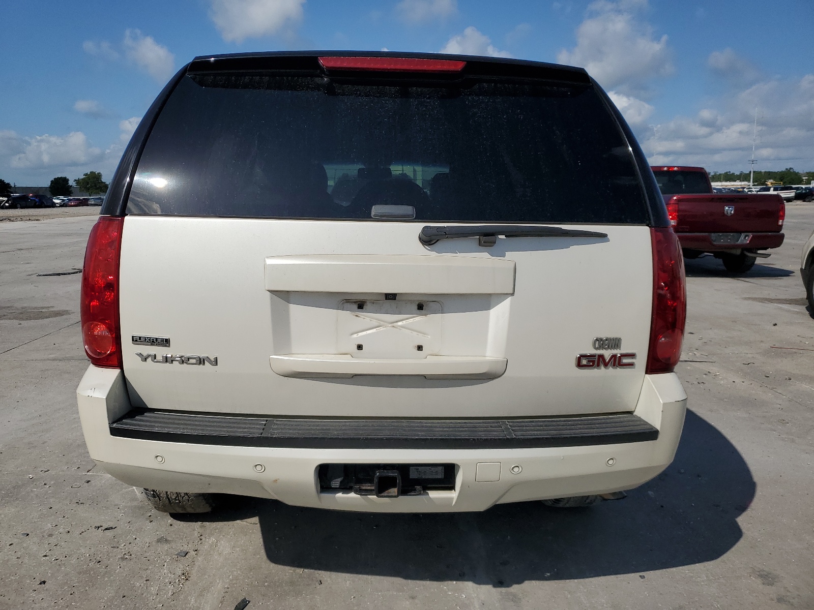 1GKS1CE00BR109397 2011 GMC Yukon Slt