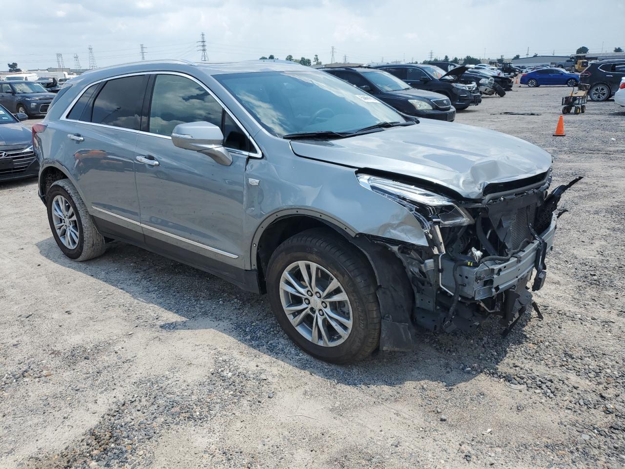 VIN 1GYKNCRS3PZ135585 2023 CADILLAC XT5 no.4