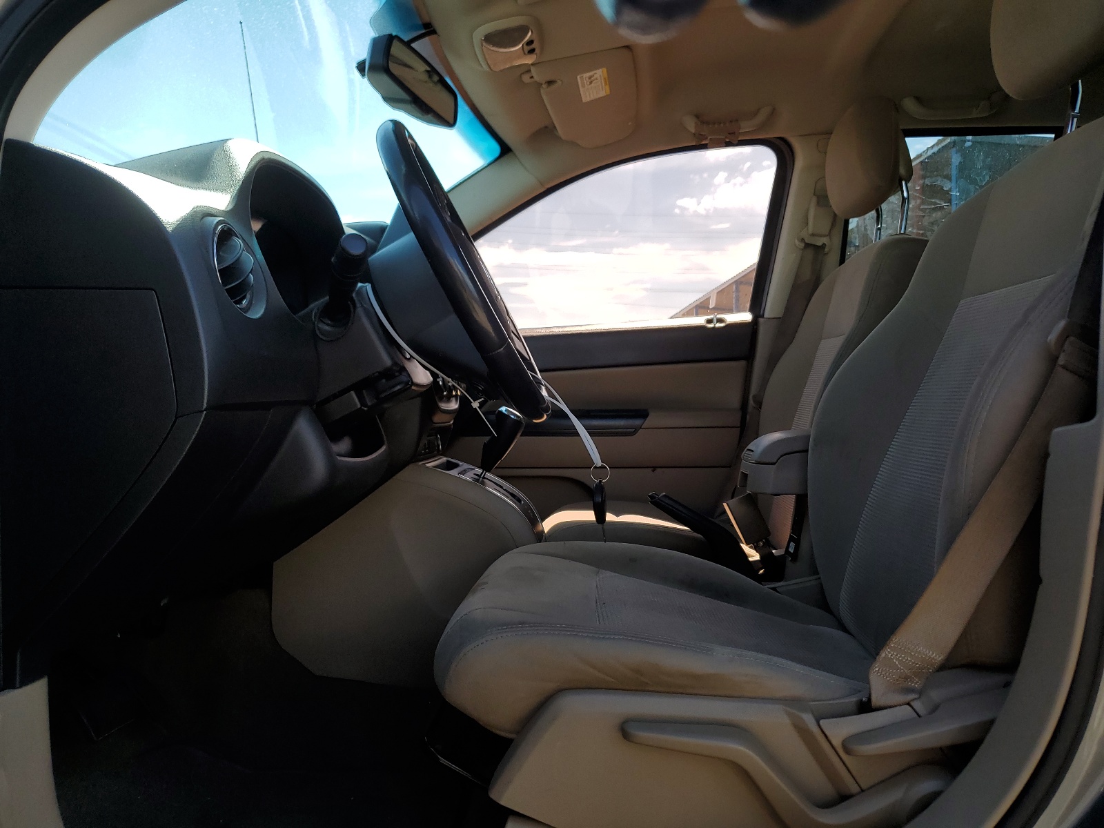 1J4NF1FB2BD283705 2011 Jeep Compass Sport