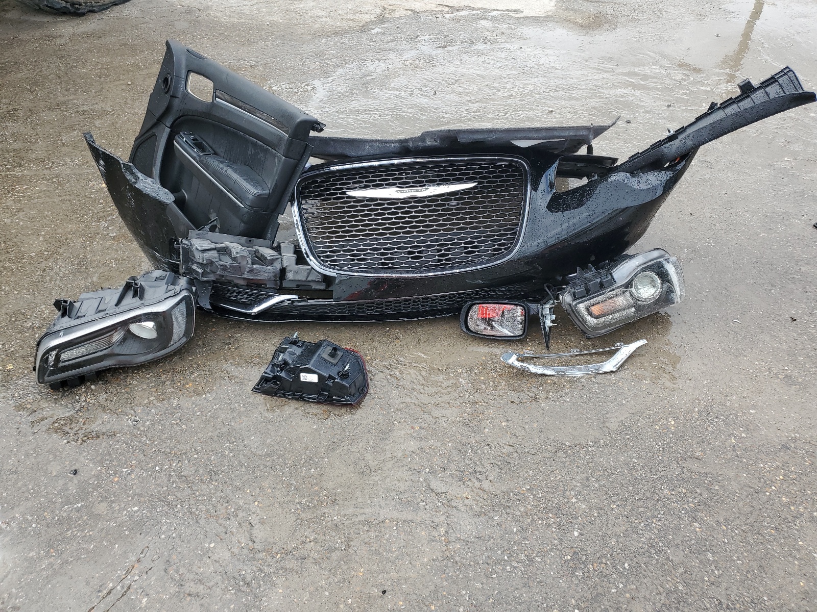 2C3CCAAG4KH755743 2019 Chrysler 300 Touring