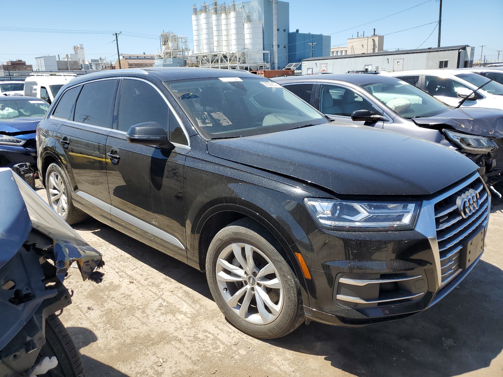 2017 Audi Q7 Premium Plus vin: WA1LAAF72HD040258