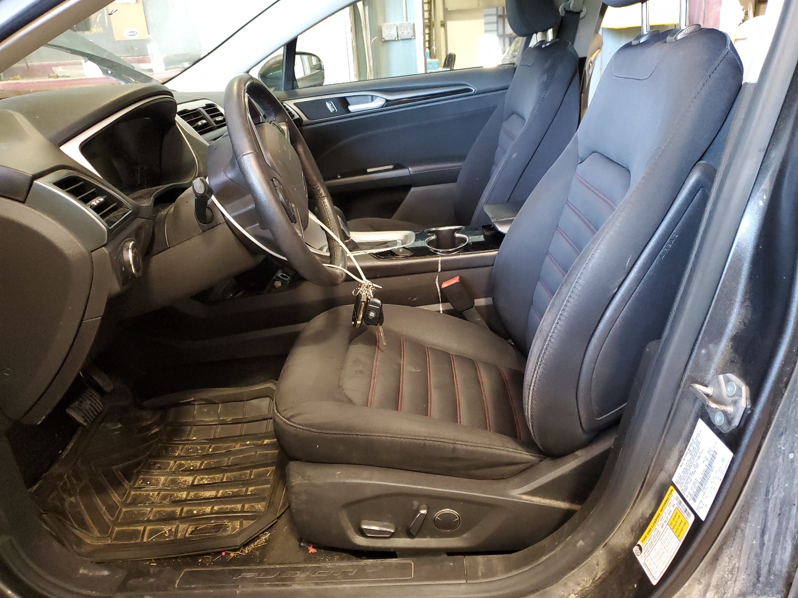 3FA6P0HD8FR275823 2015 Ford Fusion Se