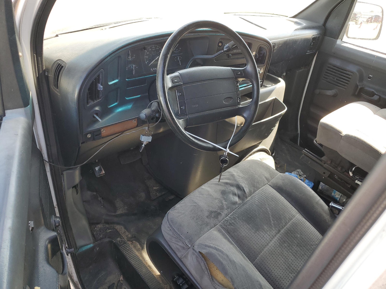 1FTEE14N2SHA15512 1995 Ford Econoline E150 Van