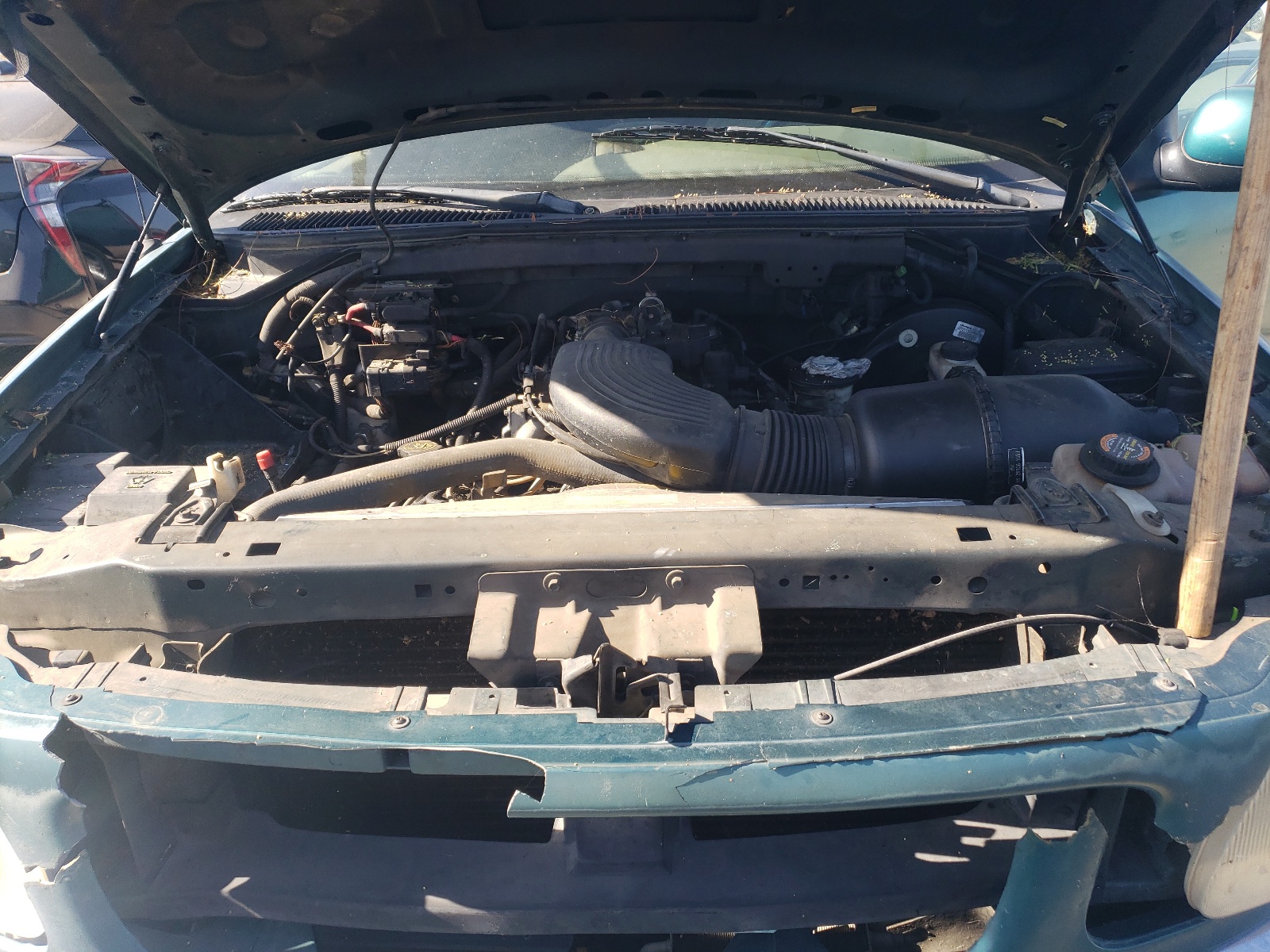 1FTDX1767WKA02418 1998 Ford F150