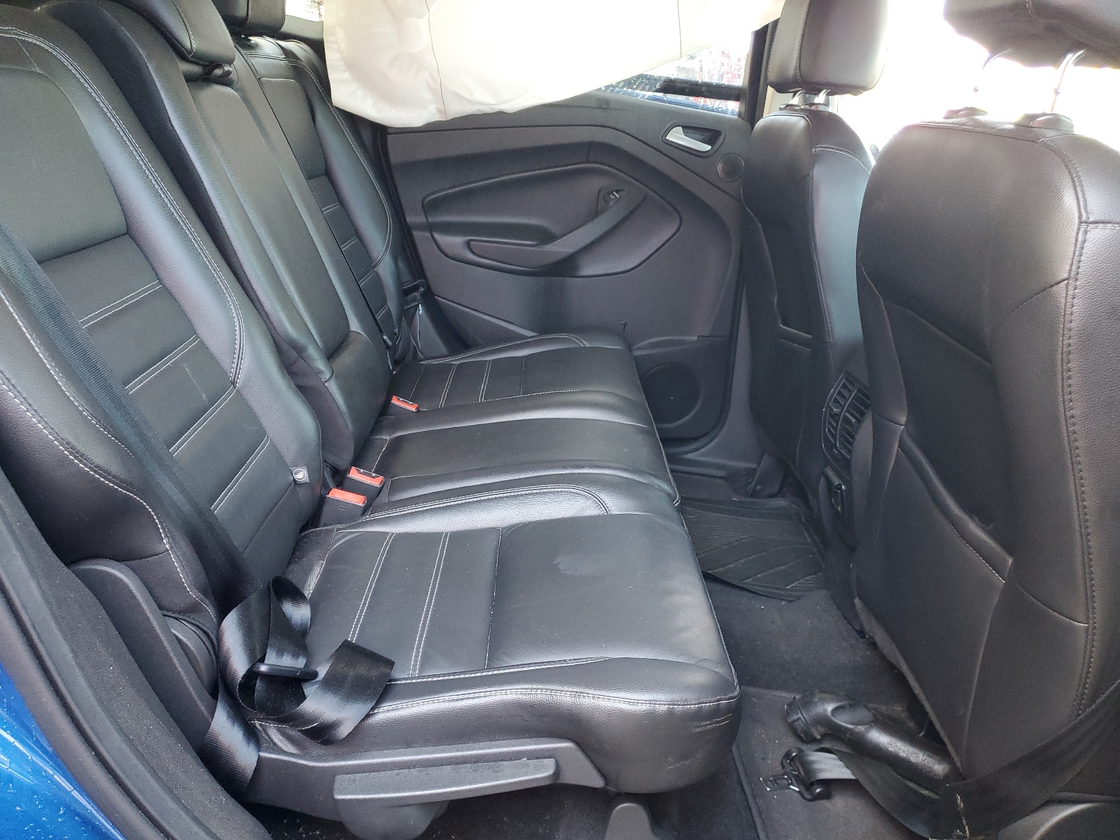 1FMCU9J94HUD35426 2017 Ford Escape Titanium