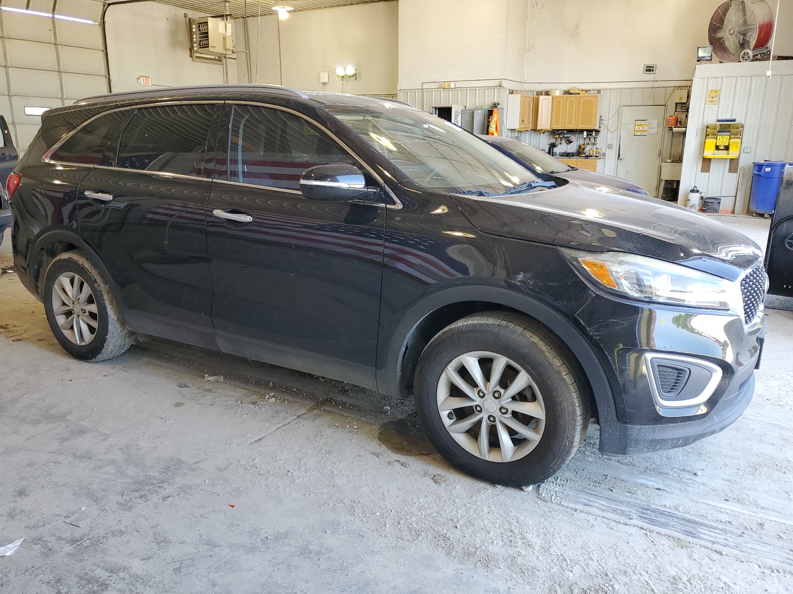 2016 Kia Sorento Lx vin: 5XYPG4A59GG021655