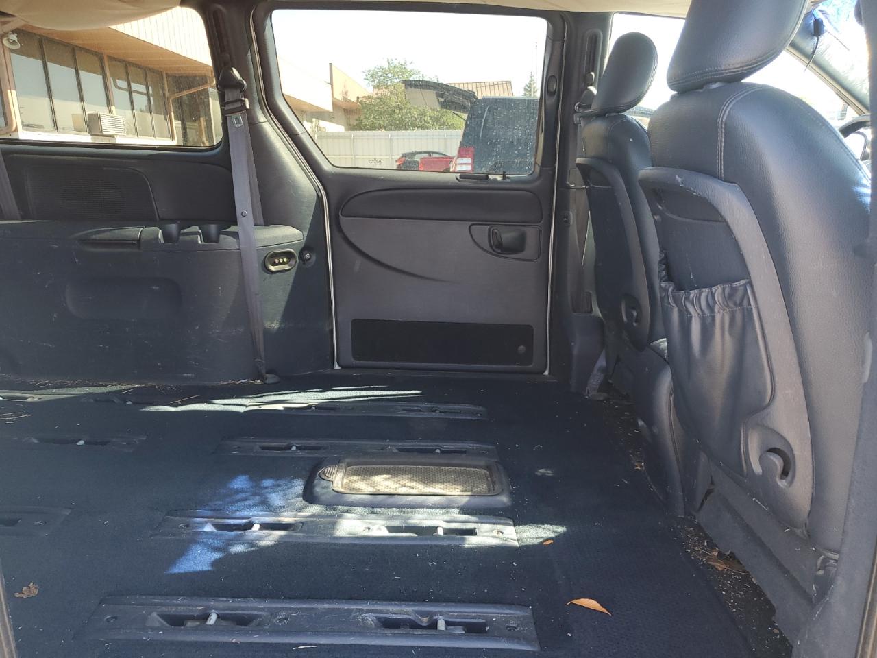 2002 Chrysler Town & Country Lxi VIN: 2C4GP54LX2R573749 Lot: 59846394